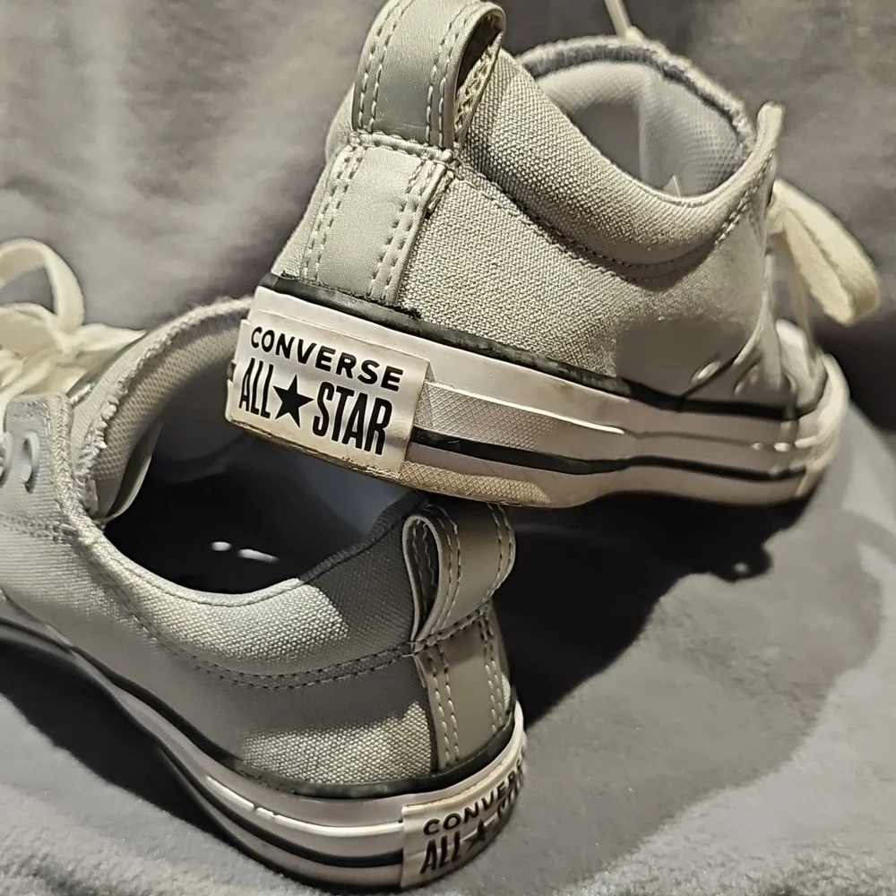 Converse light gray sneakers  size 8 - Picture 8 of 8